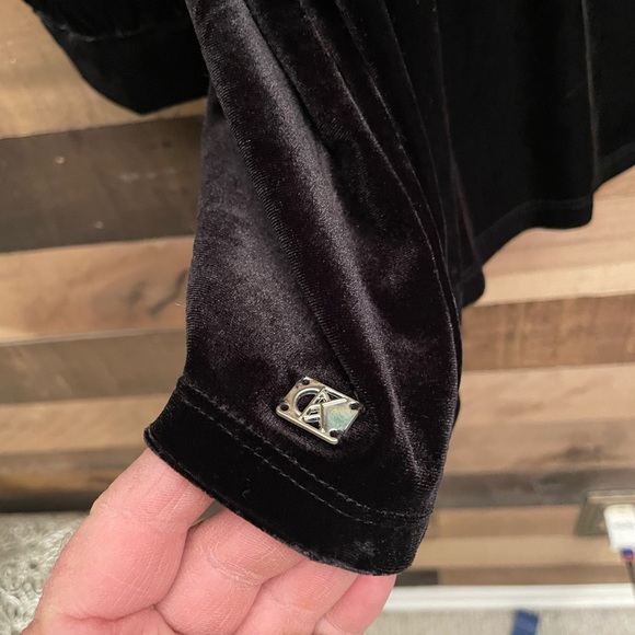 Calvin Klein Women's Black Velvet Top - Picture 6 of 10